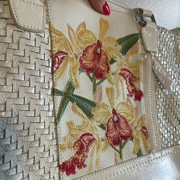 Sharif White and Floral Tote Bag NWT - Picture 8 of 9